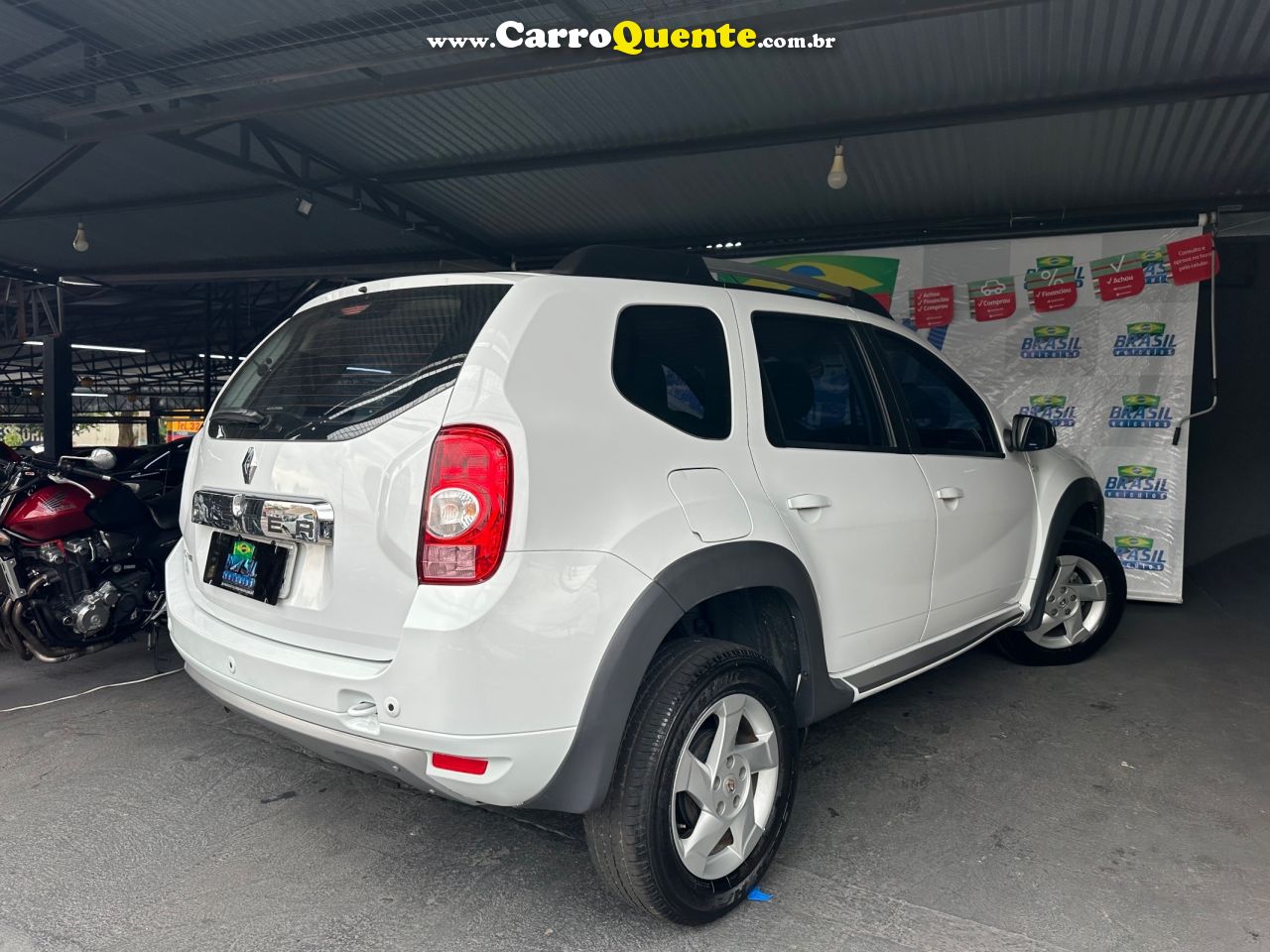 RENAULT DUSTER - Loja