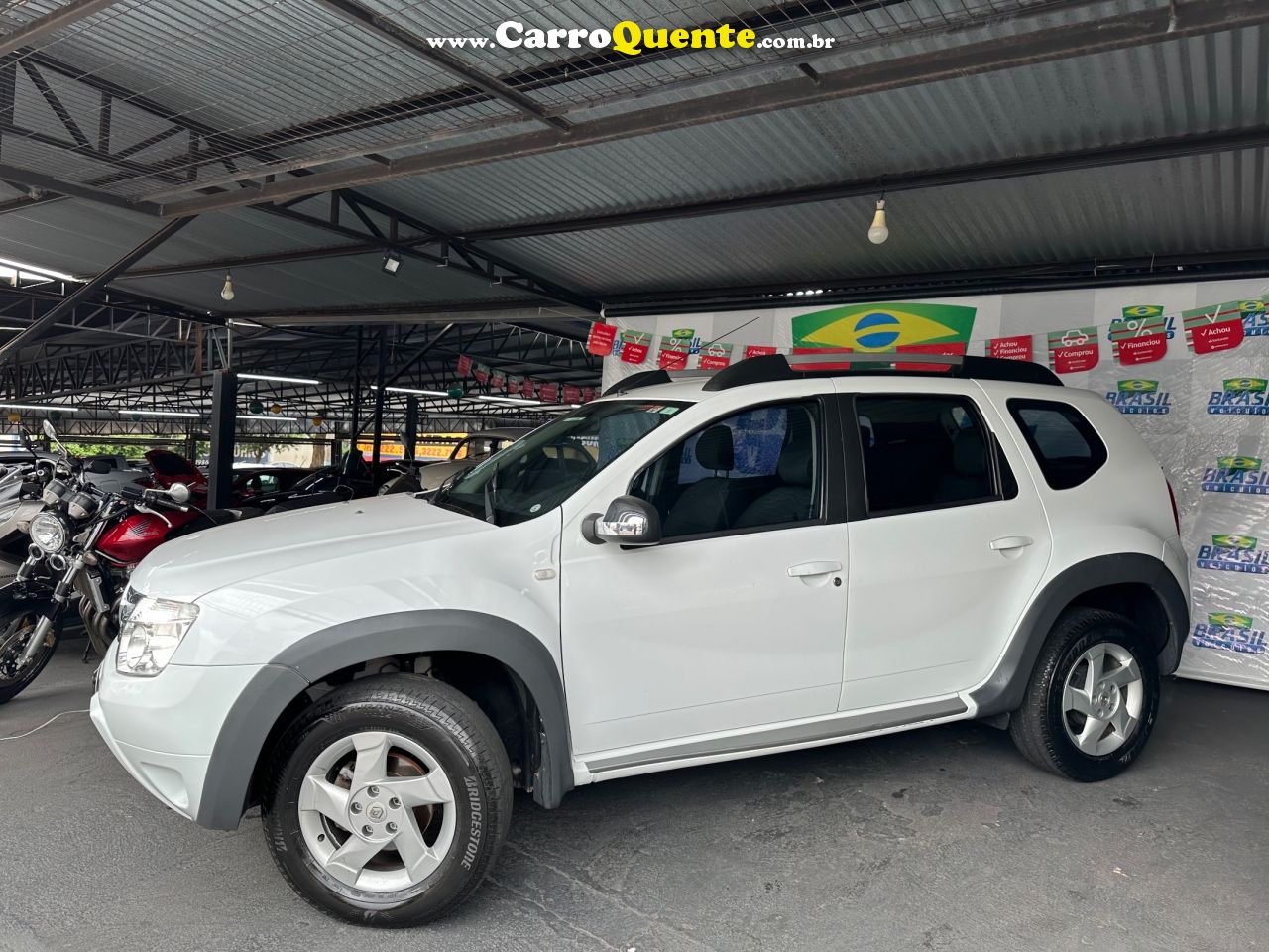 RENAULT DUSTER - Loja