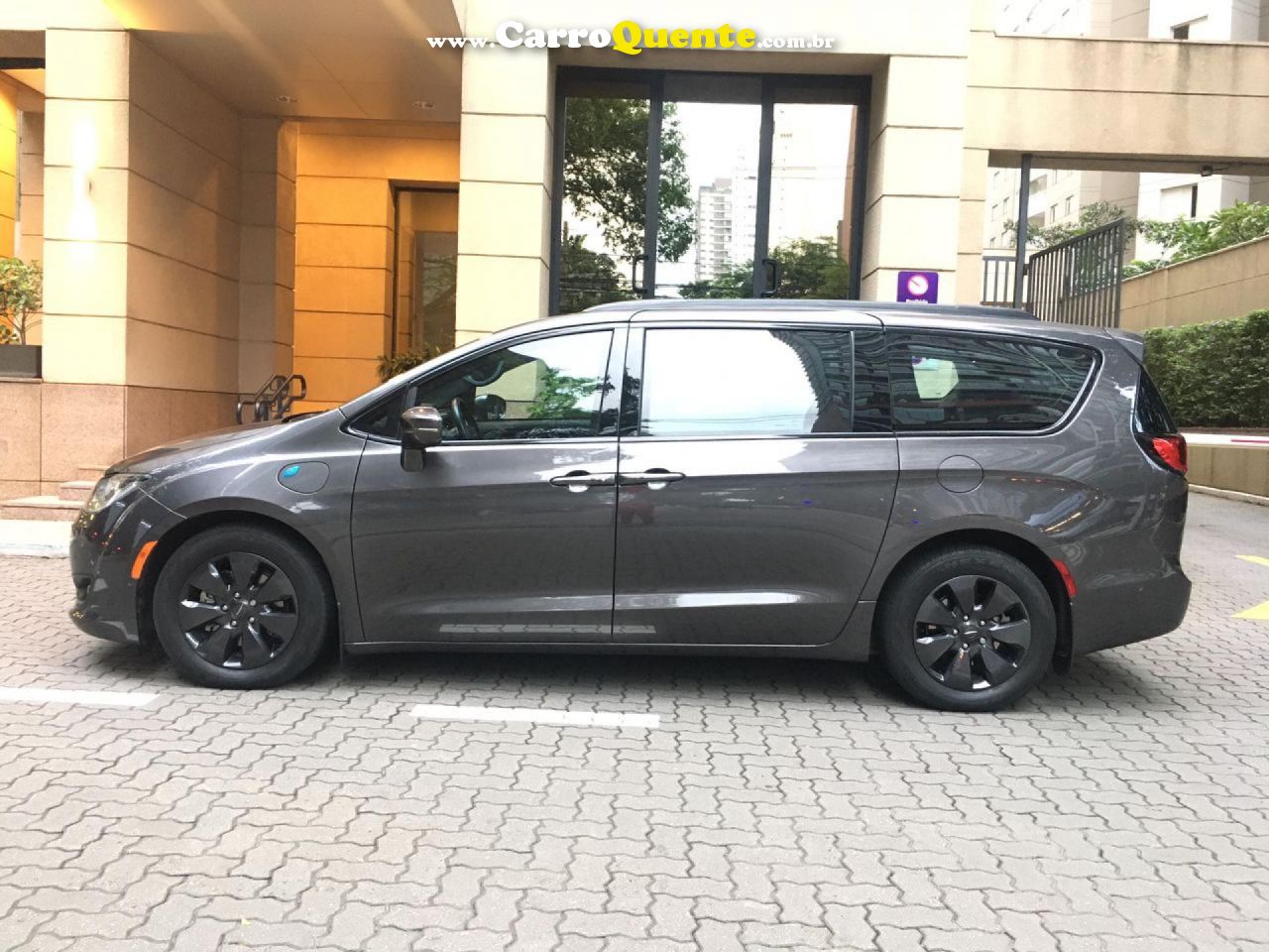 CHRYSLER   3.6 V6 E-HYBRID LIMITED SI-EVT   CINZA 2019 3.6 GASOLINA E ELÉTRICO - Loja