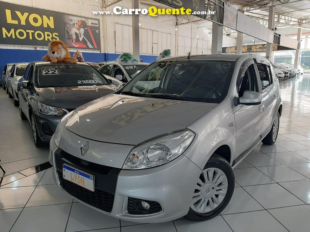 RENAULT SANDERO 1.6 PRIVILEGE 16V - Loja