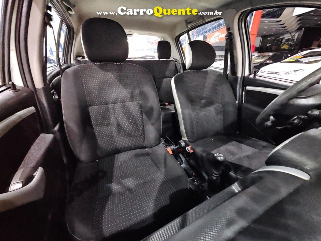 RENAULT SANDERO 1.6 STEPWAY FLEX - Loja