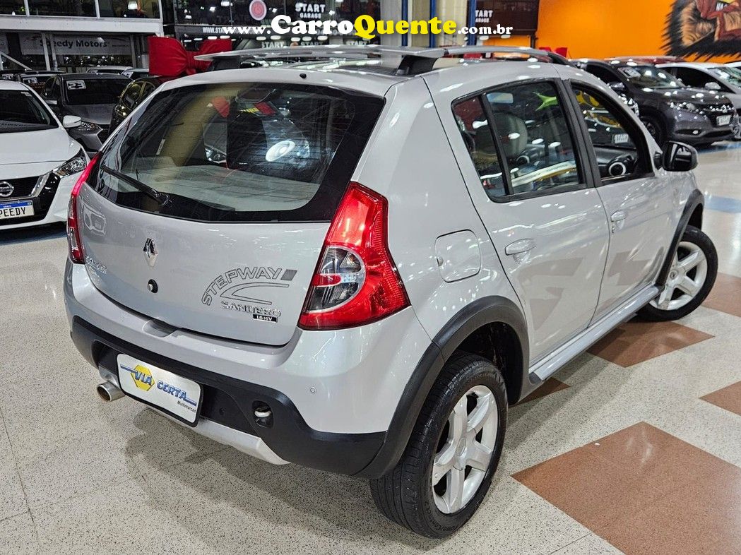 RENAULT SANDERO 1.6 STEPWAY FLEX - Loja