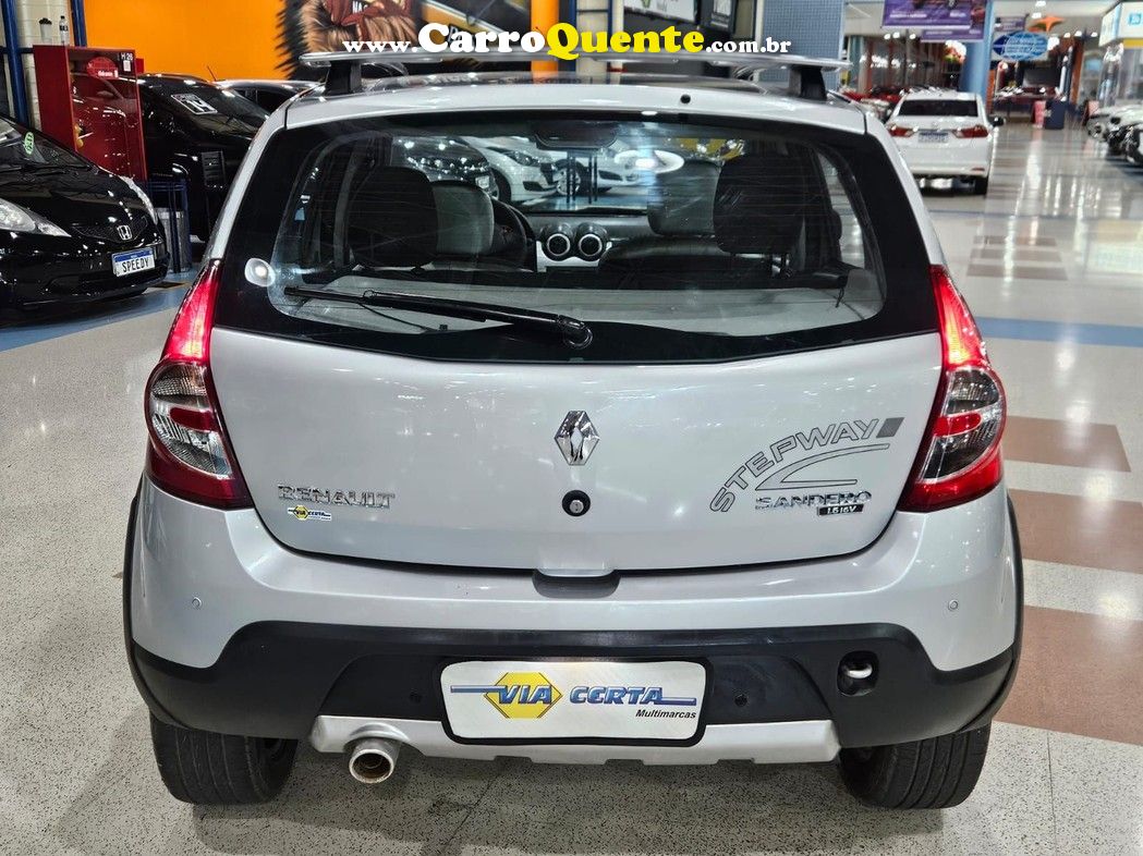 RENAULT SANDERO 1.6 STEPWAY FLEX - Loja