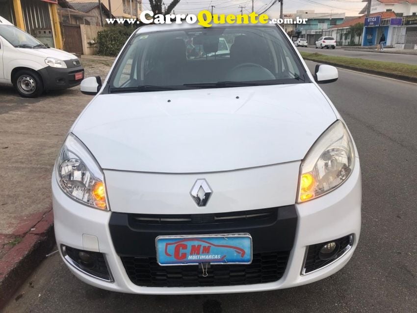 Renault Sandero PRIVILÉGE - Loja