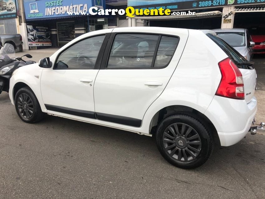 Renault Sandero PRIVILÉGE - Loja