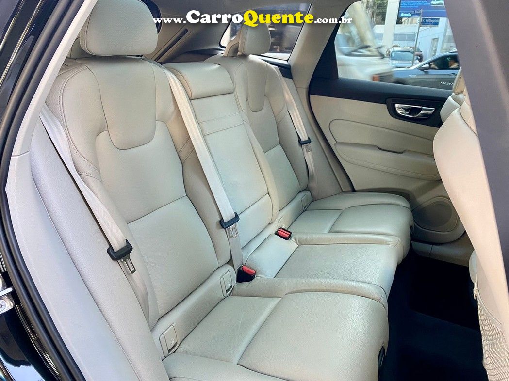 VOLVO XC60 2.0 T5 MOMENTUM AWD - Loja