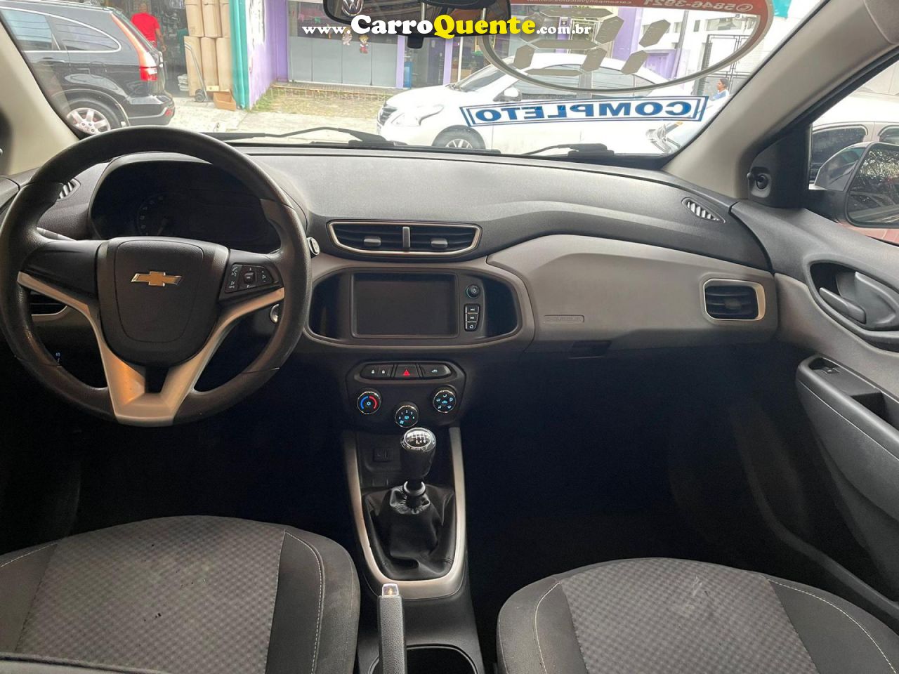 CHEVROLET   ONIX HATCH LT 1.0 8V FLEXPOWER 5P MEC.   PRETO 2018 1.0 FLEX - Loja