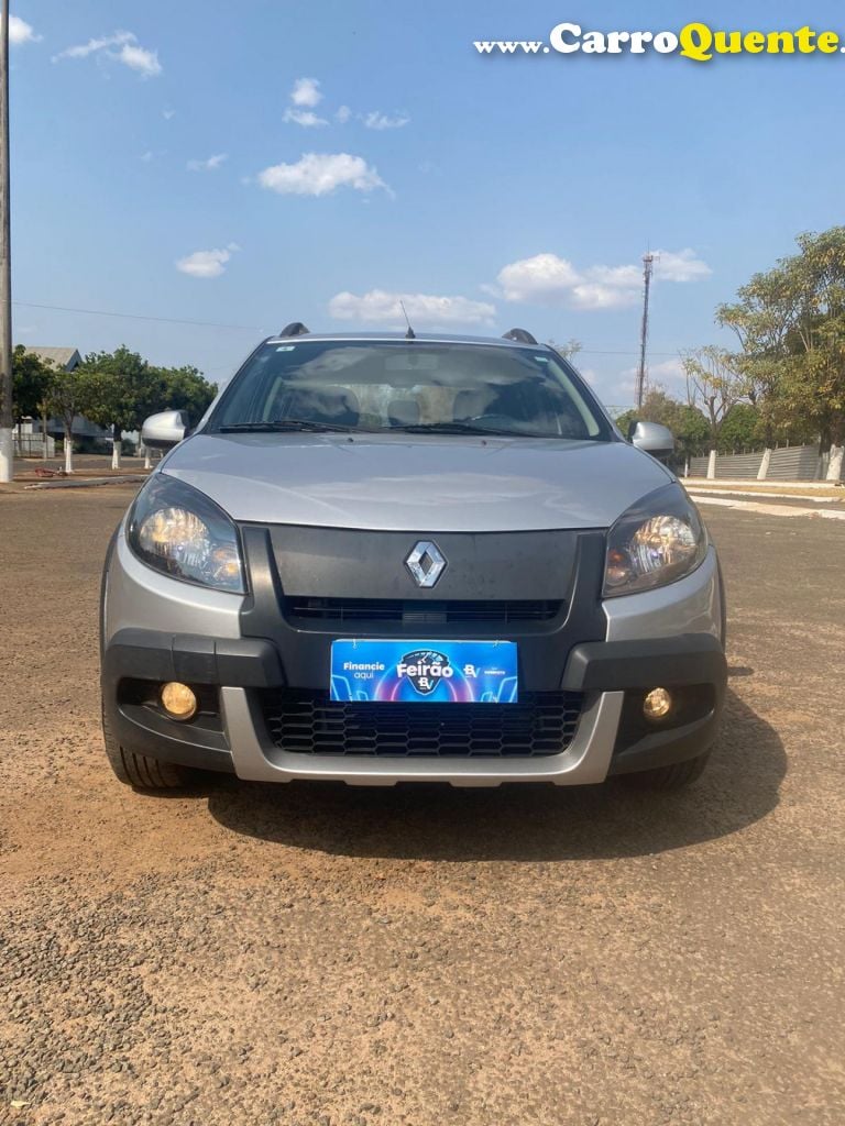 RENAULT   SANDERO STEPWAY HI-POWER 1.6 8V 5P   PRATA 2014 1.6 GASOLINA - Loja