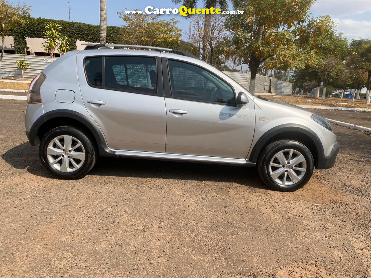 RENAULT   SANDERO STEPWAY HI-POWER 1.6 8V 5P   PRATA 2014 1.6 GASOLINA - Loja