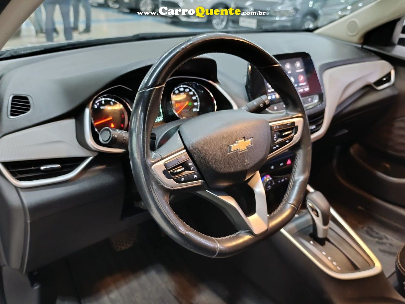 CHEVROLET ONIX 1.0 TURBO PLUS PREMIER - Loja