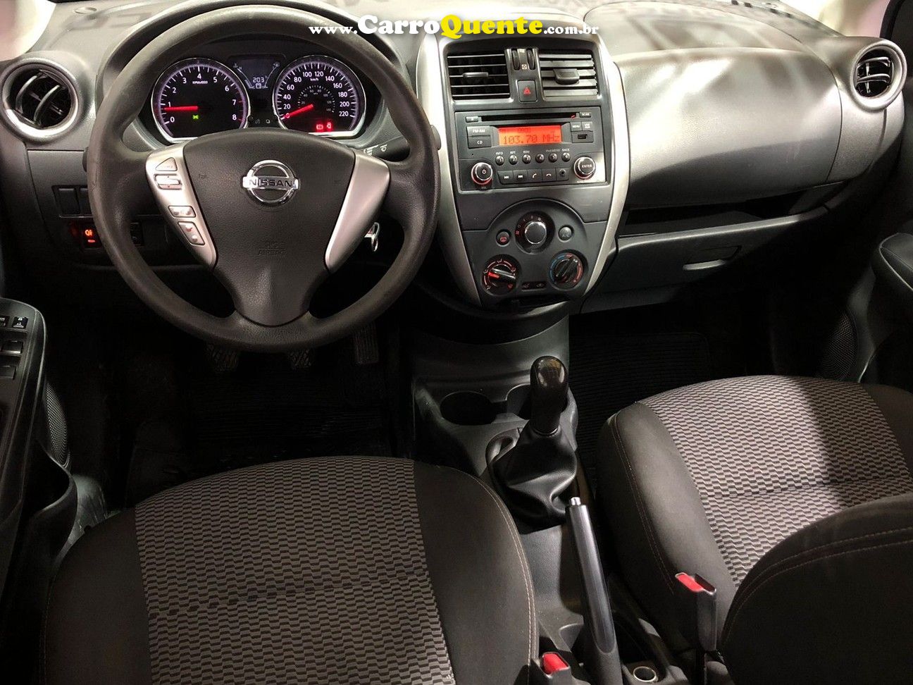 NISSAN VERSA 1.6 S 16V - Loja