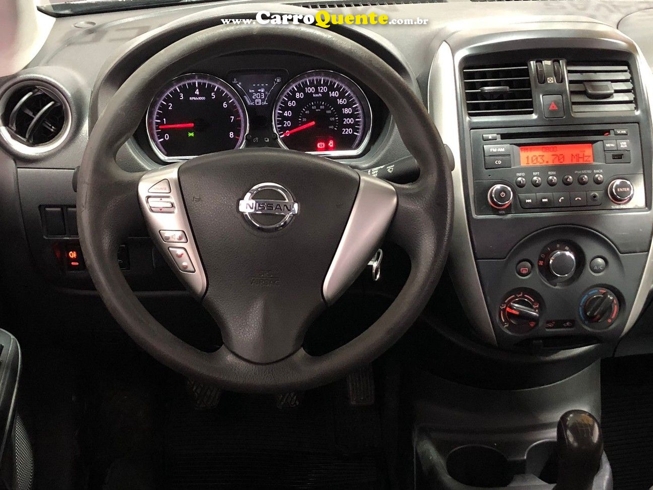 NISSAN VERSA 1.6 S 16V - Loja