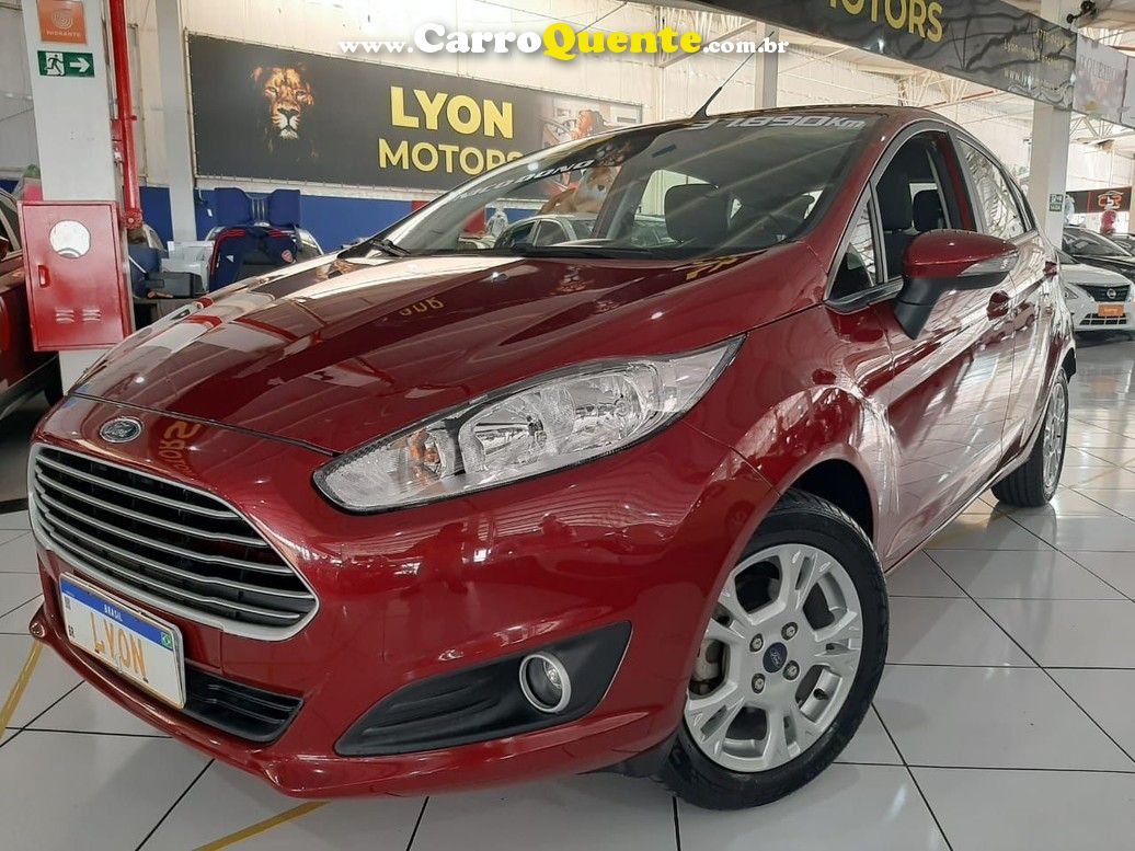 FORD FIESTA 1.0 ROCAM SE PLUS HATCH 8V - Loja