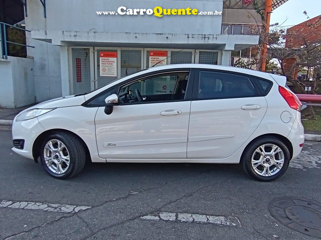 FORD FIESTA 1.6 SE HATCH 16V - Loja