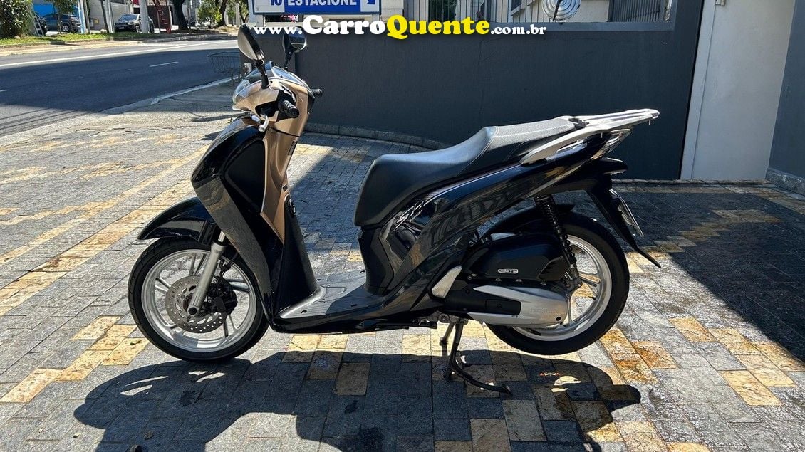 HONDA SH 150I DLX  - Loja