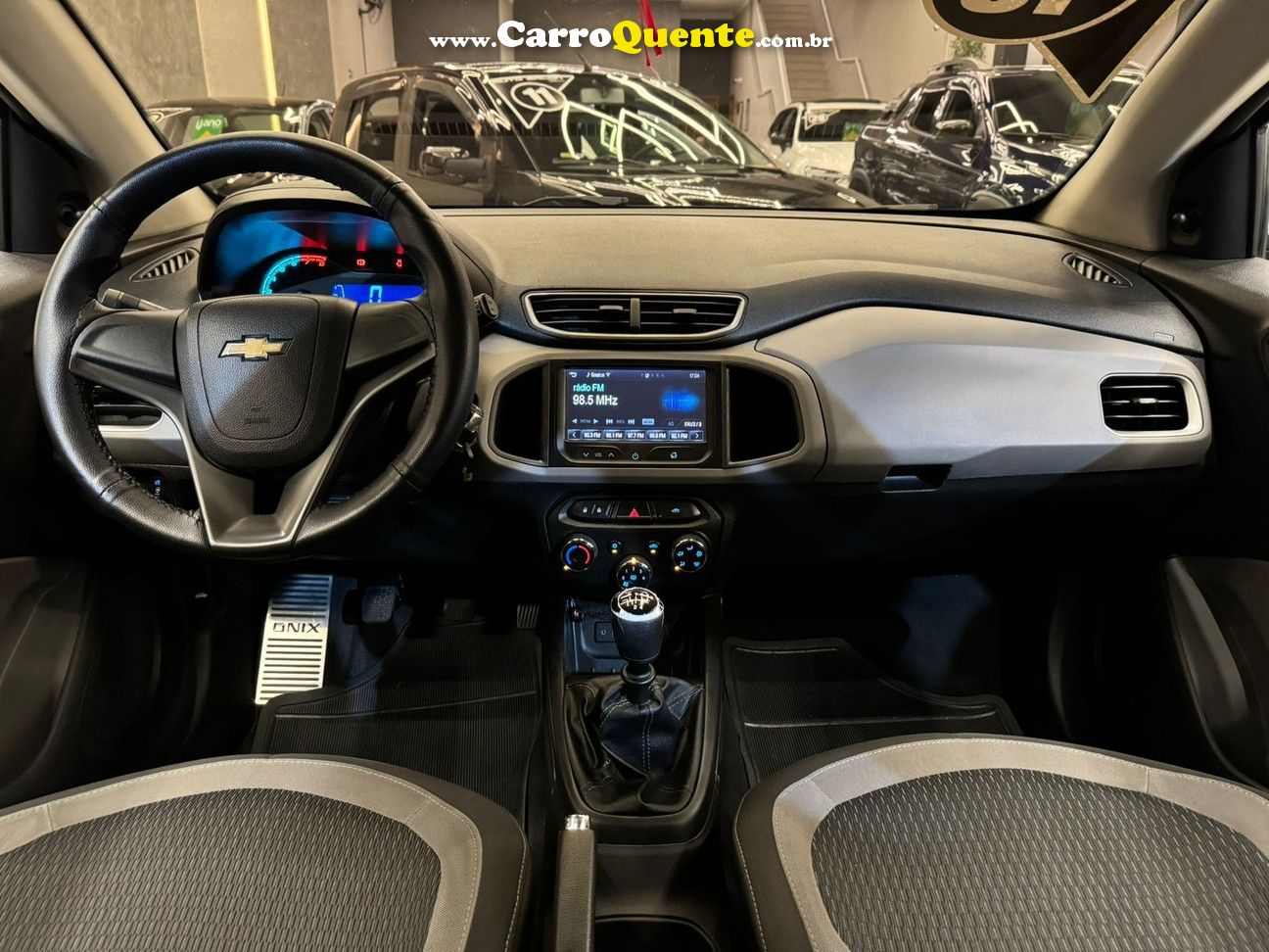 CHEVROLET ONIX 1.0 MPFI LT 8V - Loja