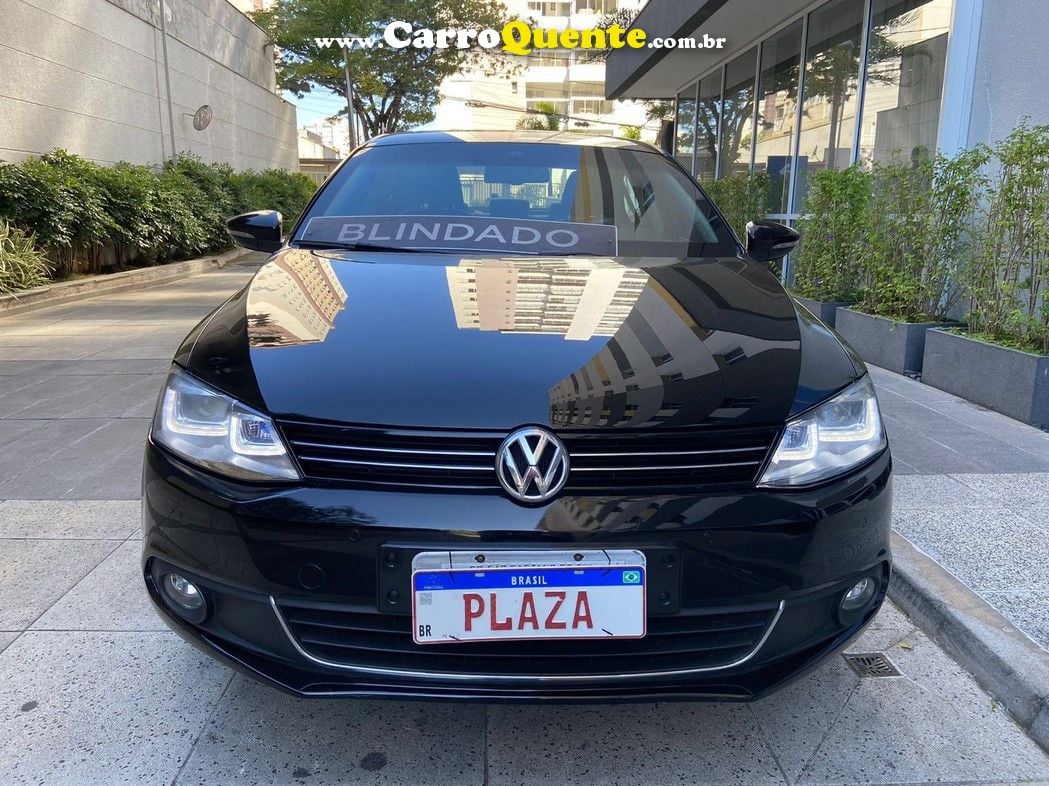 VOLKSWAGEN JETTA 2.0 TSI HIGHLINE 211CV - Loja