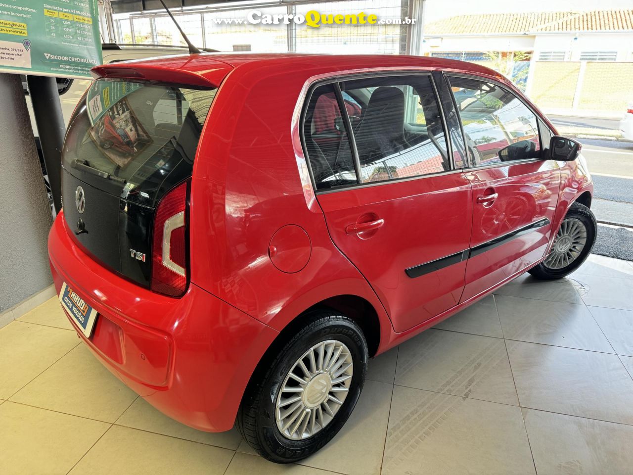 VOLKSWAGEN   UP! MOVE 1.0 TSI TOTAL FLEX 12V 5P   VERMELHO 2017 1.0 FLEX - Loja