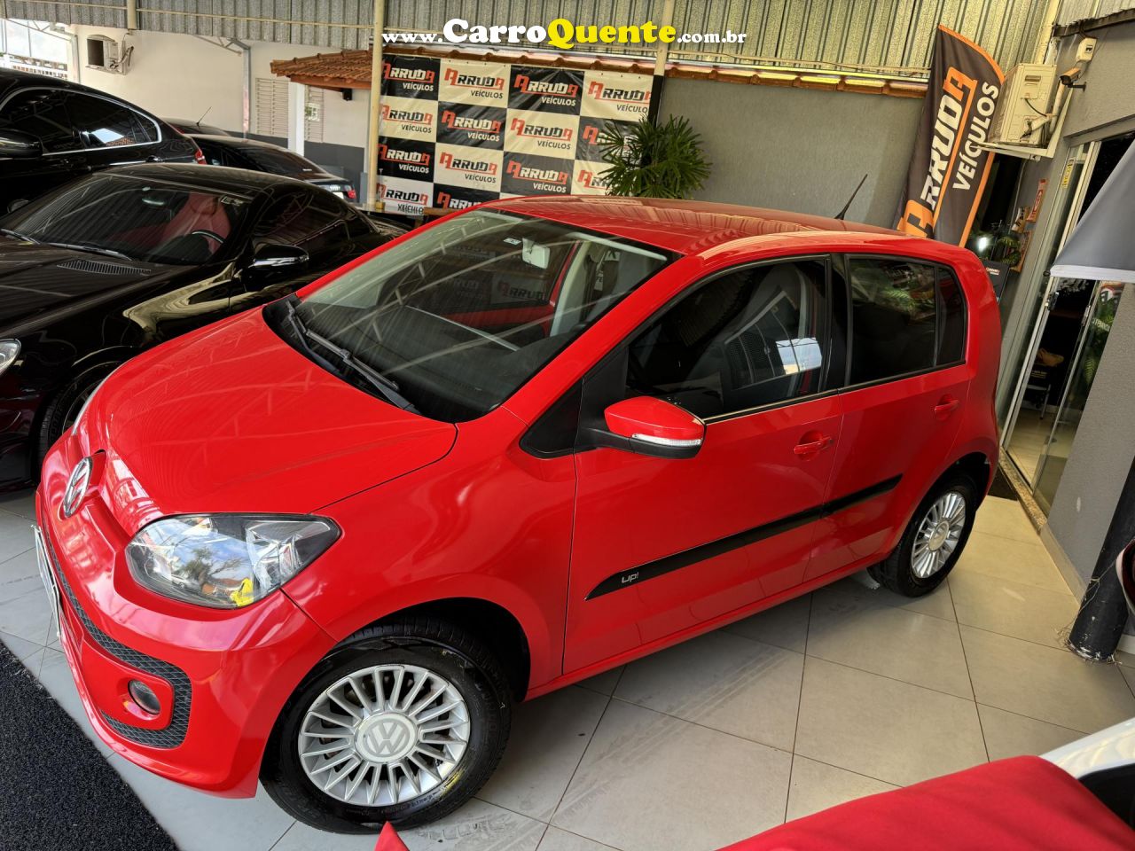 VOLKSWAGEN   UP! MOVE 1.0 TSI TOTAL FLEX 12V 5P   VERMELHO 2017 1.0 FLEX - Loja