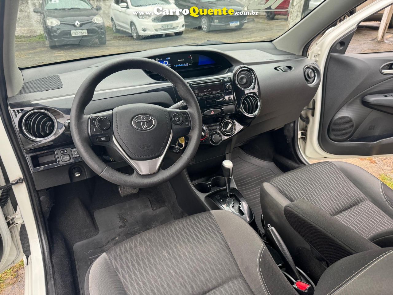 TOYOTA   ETIOS XS 1.5 FLEX 16V 5P AUT.   BRANCO 2018 1.5 FLEX - Loja