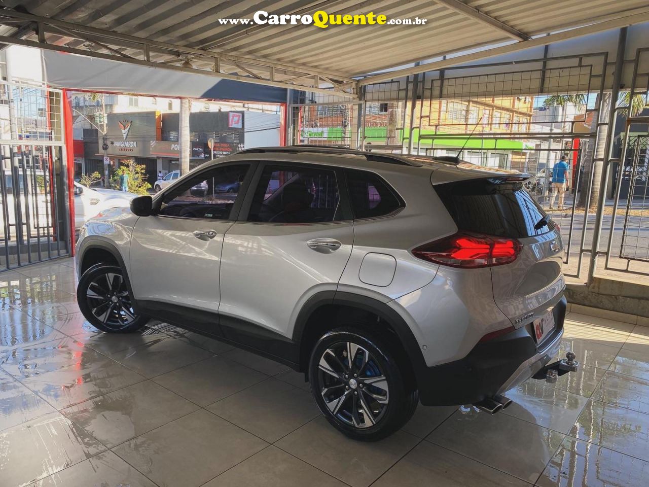 CHEVROLET   TRACKER PREMIER 1.2 TURBO 12V FLEX AUT.   PRATA 2022 1.2 FLEX - Loja