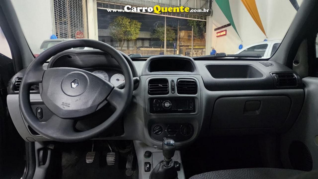 RENAULT   CLIO AUTHENTIQUE HI-FLEX 1.0 16V 5P   CINZA 2006 1.0 FLEX - Loja