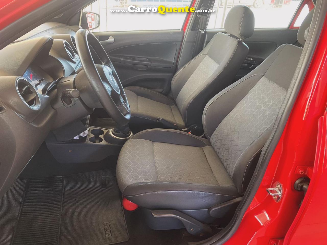 VOLKSWAGEN   GOL TRACK 1.0 MI TOTAL FLEX 8V 4P   VERMELHO 2014 1.0 FLEX - Loja