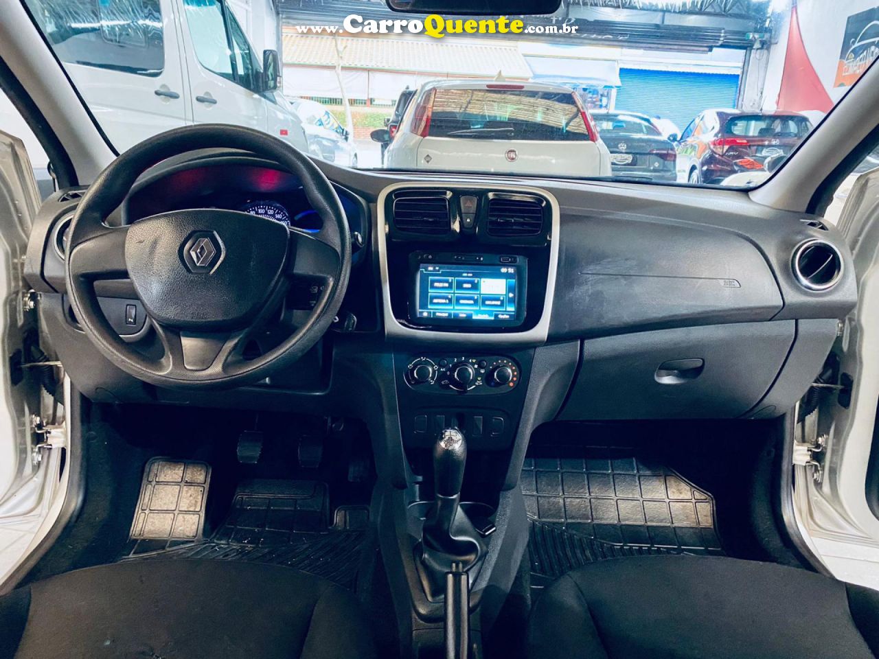 RENAULT   SANDERO EXPRESSION HI-POWER 1.0 16V 5P   PRATA 2017 1.0 FLEX - Loja