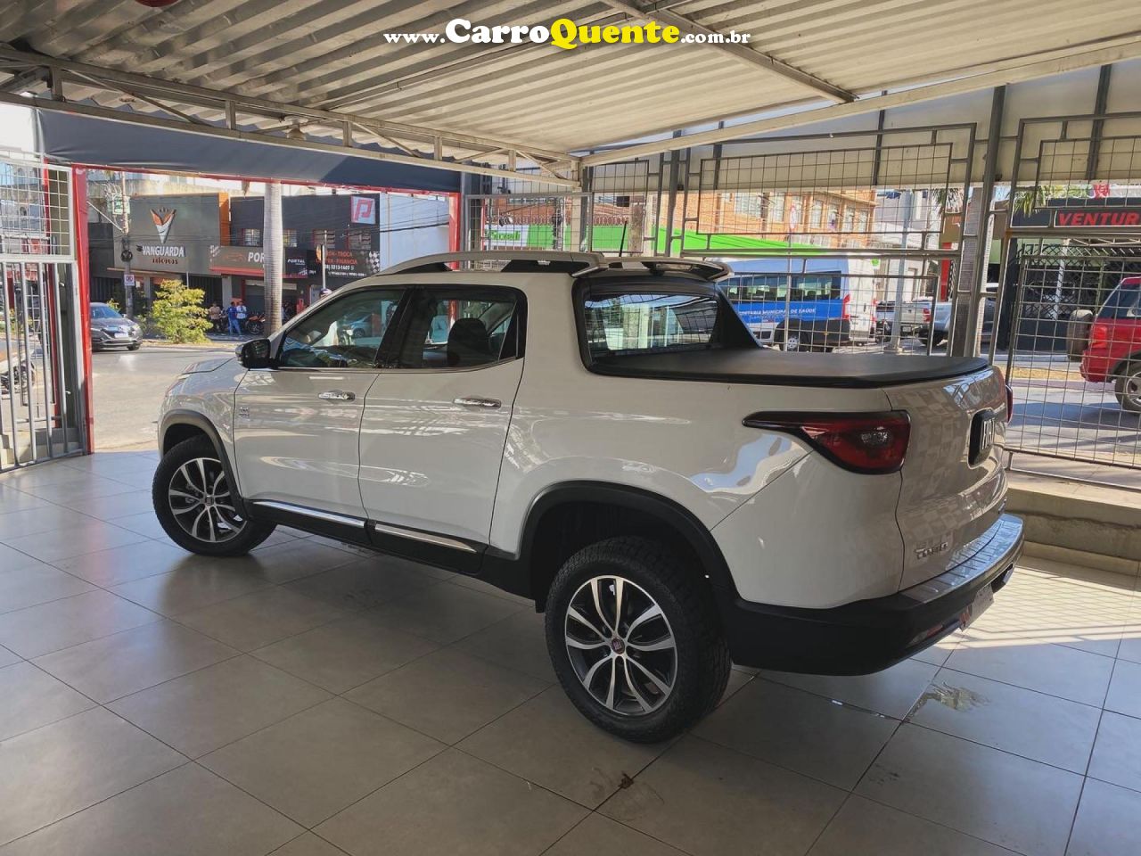 FIAT   TORO VOLCANO 2.0 16V 4X4 TB DIESEL AUT.   BRANCO 2020 2.0 DIESEL - Loja