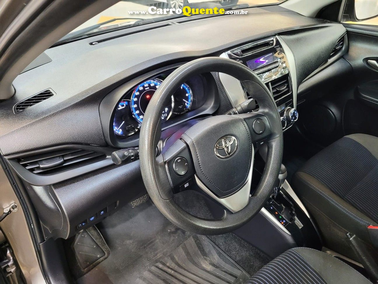 TOYOTA YARIS 1.5 16V SEDAN XL MULTIDRIVE AUTOMATICO - Loja