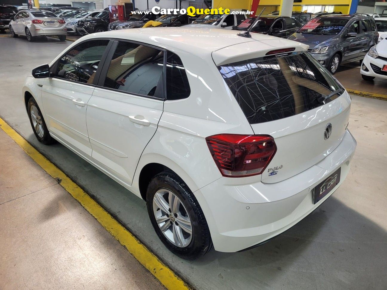 VOLKSWAGEN POLO 1.0 200 TSI COMFORTLINE - Loja