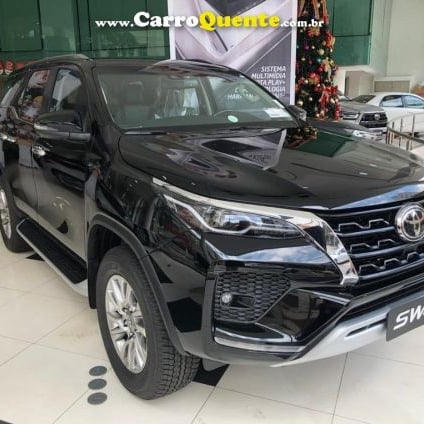 TOYOTA HILUX SW4 2.8 D-4D TURBO SRX 7L 4X4