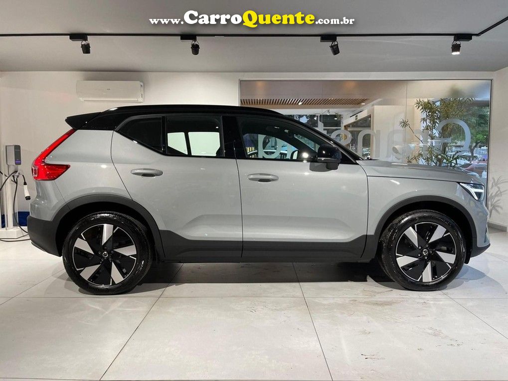 VOLVO XC40 P6 RECHARGE ELECTRIC PLUS 2024 - Loja