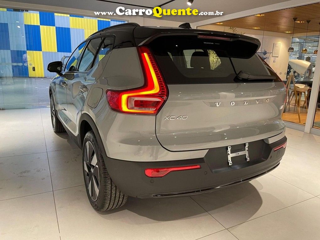 VOLVO XC40 P6 RECHARGE ELECTRIC PLUS 2024 - Loja