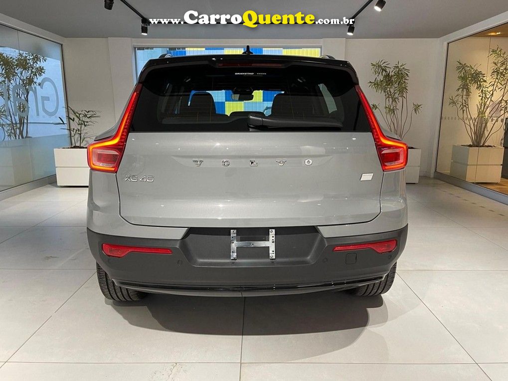 VOLVO XC40 P6 RECHARGE ELECTRIC PLUS 2024 - Loja