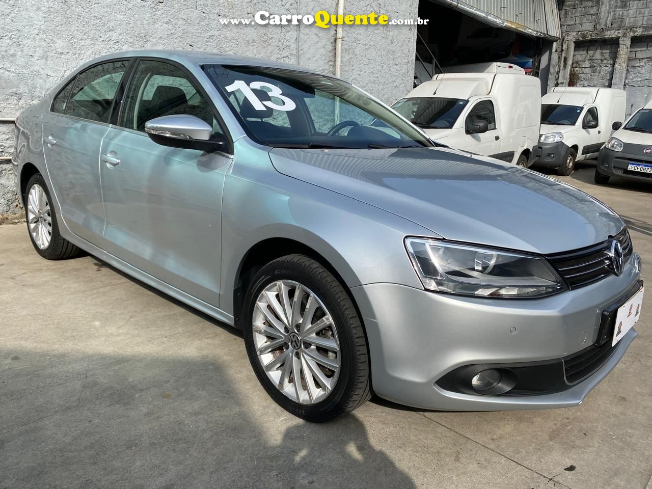 VOLKSWAGEN JETTA 2.0 COMFORTLINE 120CV - Loja