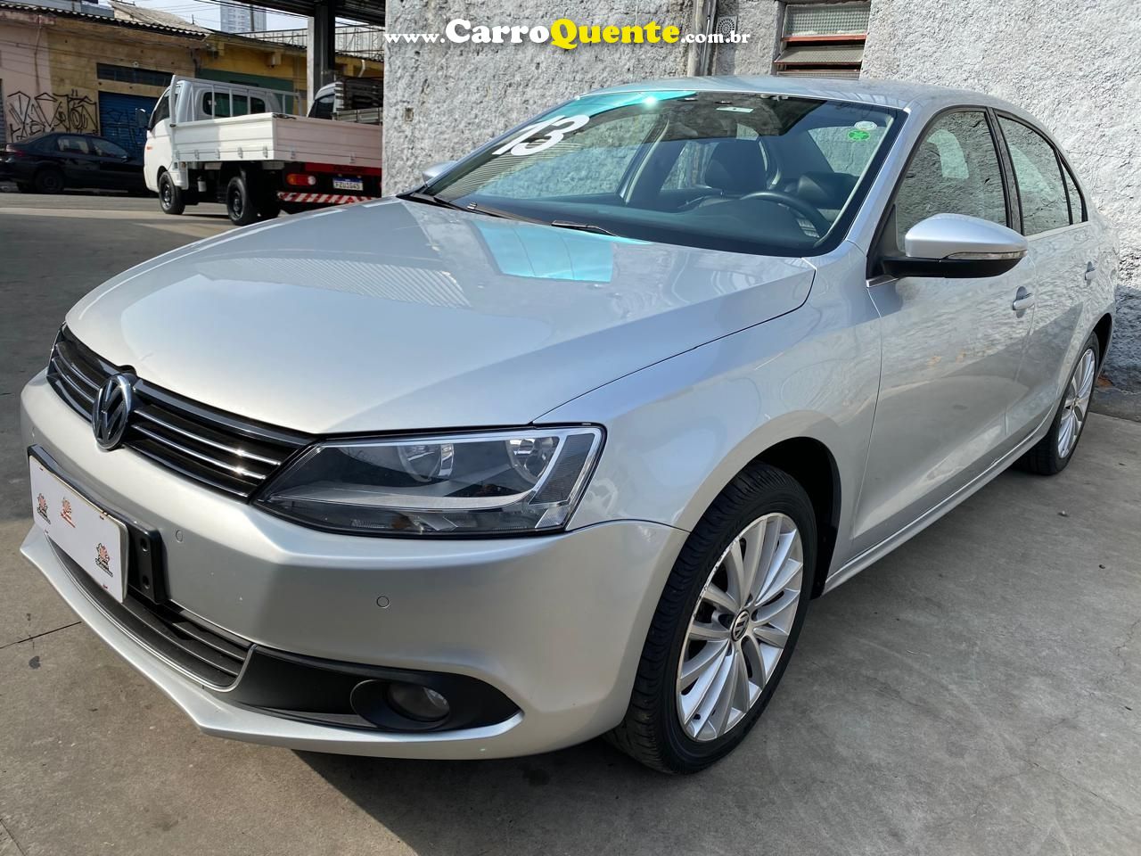 VOLKSWAGEN JETTA 2.0 COMFORTLINE 120CV - Loja