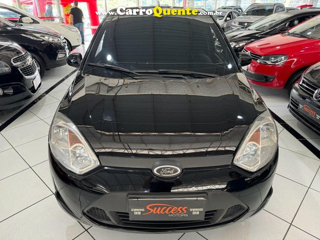 FORD FIESTA 1.6 ROCAM HATCH 8V - Loja