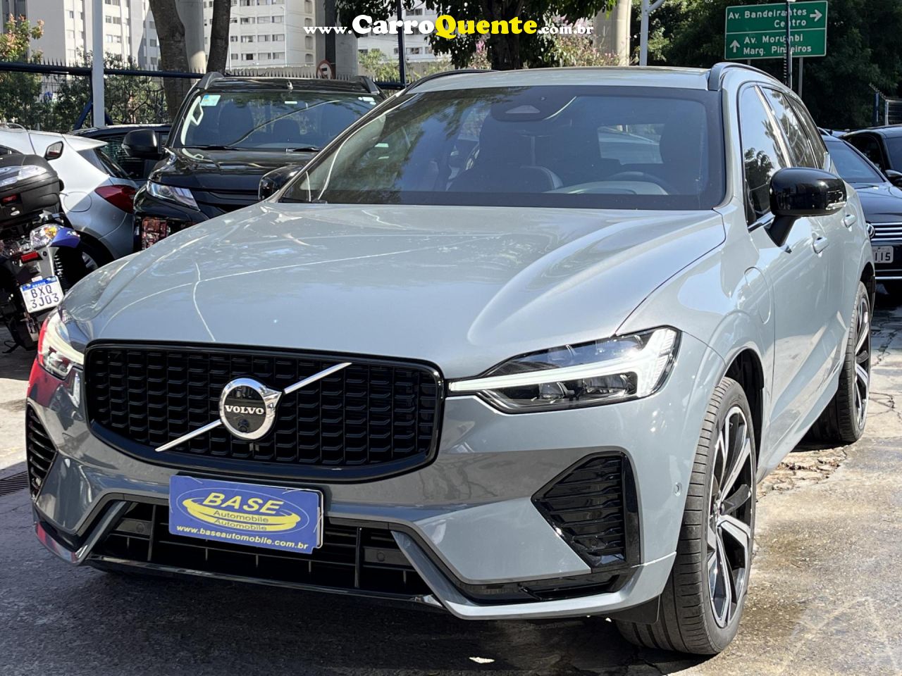 VOLVO   VOLVO XC60 2.0 T8 RECHARGE R-DESIGN AWD GEARTRONIC   CINZA 2022 2.0 T8 GASOLINA E ELÉTRICO - Loja