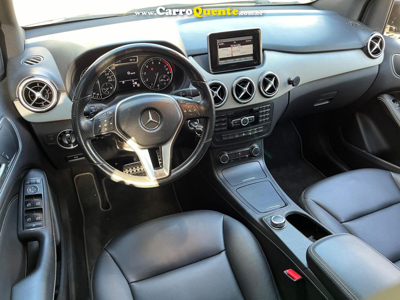 MERCEDES-BENZ   CLASSE B 200 CGI 1.6 TB SPORT 156CV AUT   BRANCO 2013 1.6 GASOLINA - Loja