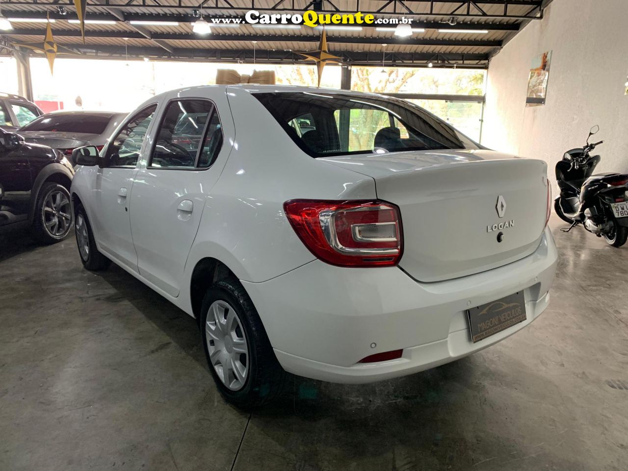 RENAULT   RENAULTLOGAN ZEN1 OMT   BRANCO 2023 1.0 FLEX - Loja