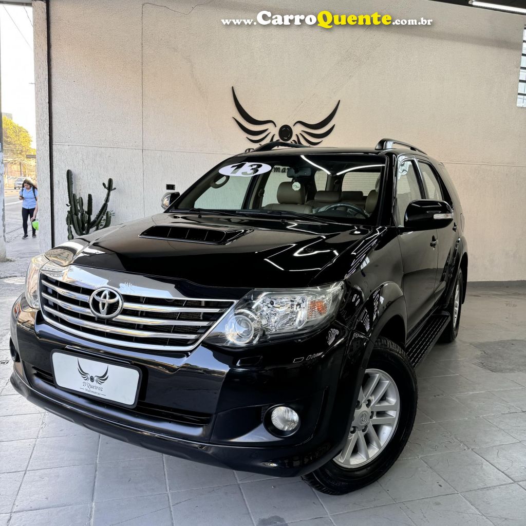 TOYOTA   HILUX SW4 SR 4X2 2.7 2.7 FLEX 16V AUT.   PRETO 2013 2.7 FLEX - Loja