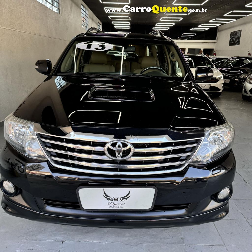 TOYOTA   HILUX SW4 SR 4X2 2.7 2.7 FLEX 16V AUT.   PRETO 2013 2.7 FLEX - Loja