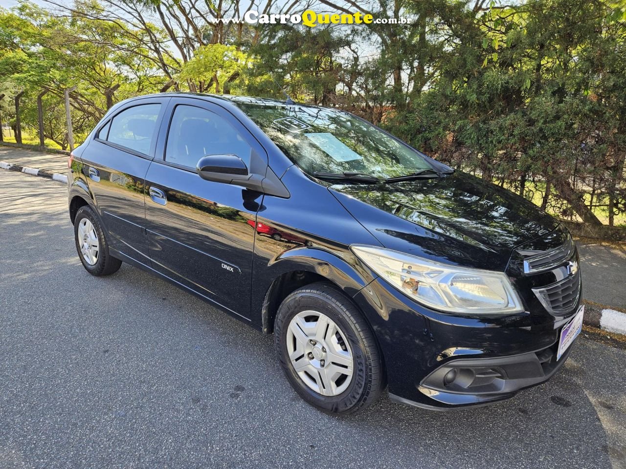 CHEVROLET   ONIX HATCH LT 1.0 8V FLEXPOWER 5P MEC.   PRETO 2013 1.0 FLEX - Loja