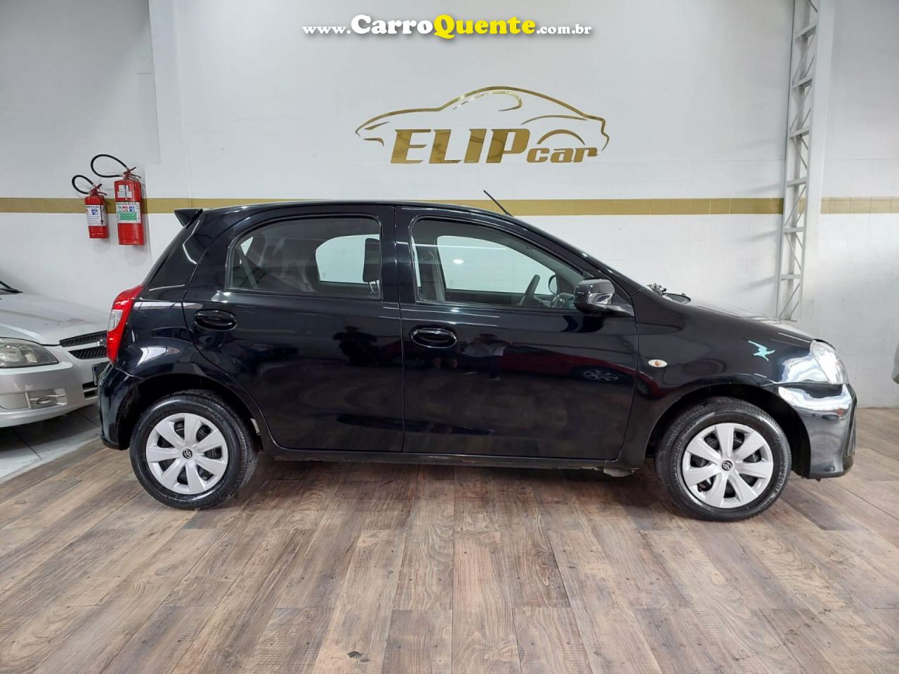 TOYOTA   ETIOS XS 1.5 FLEX 16V 5P AUT.   PRETO 2018 1.5 FLEX - Loja