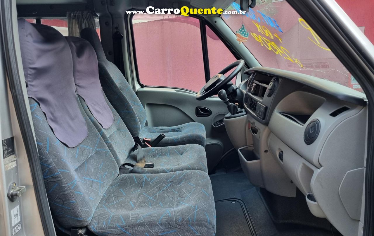 RENAULT   MASTER EUROLAF 2.5    CINZA 2013 2.5 DIESEL - Loja