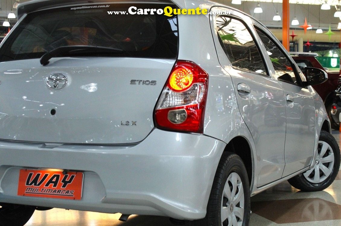 TOYOTA ETIOS 1.3 X 16V - Loja