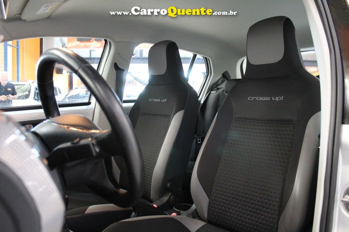 VOLKSWAGEN CROSS UP 1.0 TSI 12V - Loja