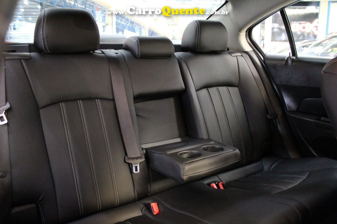 CHEVROLET CRUZE 1.8 LT 16V SEDAN - Loja