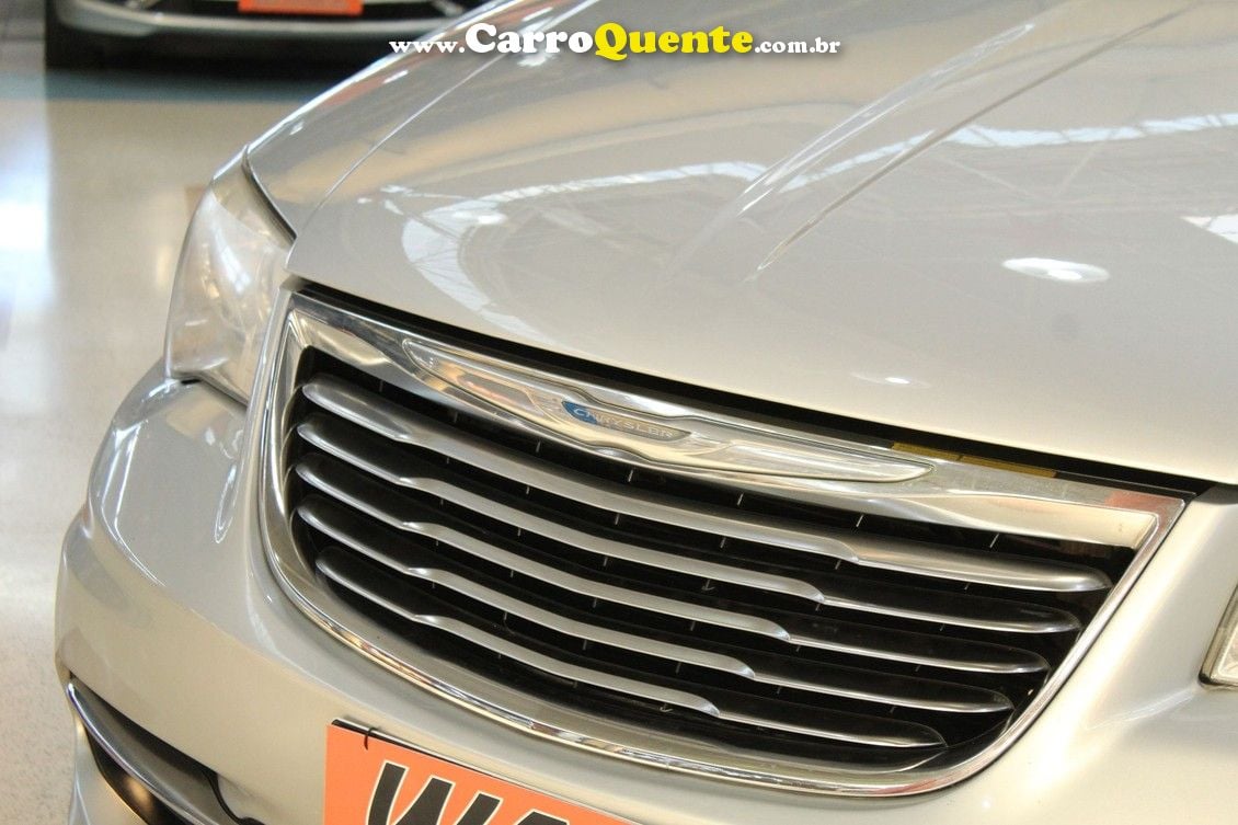 CHRYSLER TOWN & COUNTRY 3.6 TOURING V6 24V - Loja